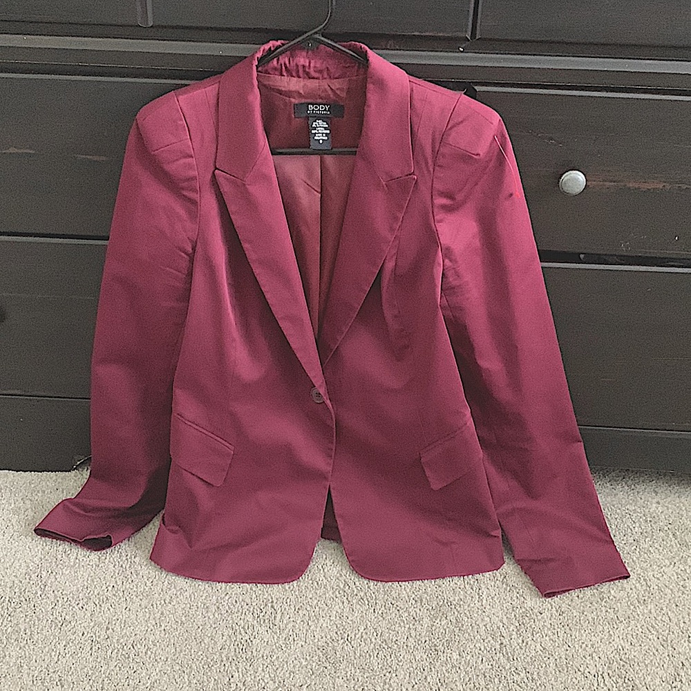 Burgundy Body by Victoria blazer excellent condition size 8